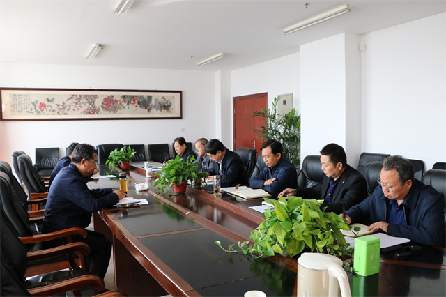 周口幼兒師范學(xué)校領(lǐng)導(dǎo)班子開(kāi)展主題教育第二次集中研討