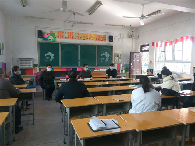 周口幼兒師范學(xué)校召開 新型冠狀病毒感染的肺炎疫情防控工作專題會