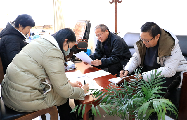 周口幼師組織全體黨員 學習貫徹黨的十九屆六中全會精神